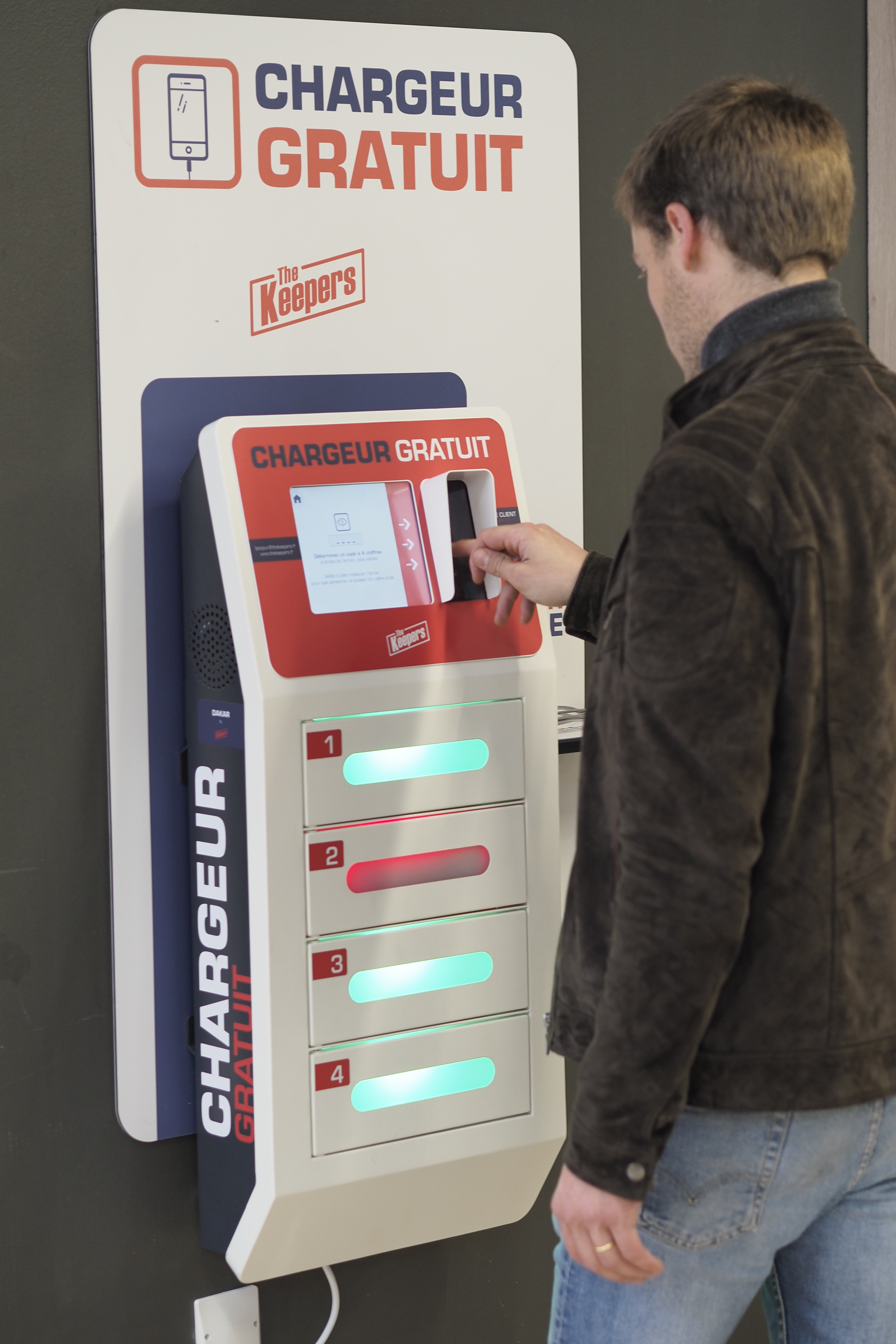 Borne casiers de recharge de téléphones sécurisés Castorama